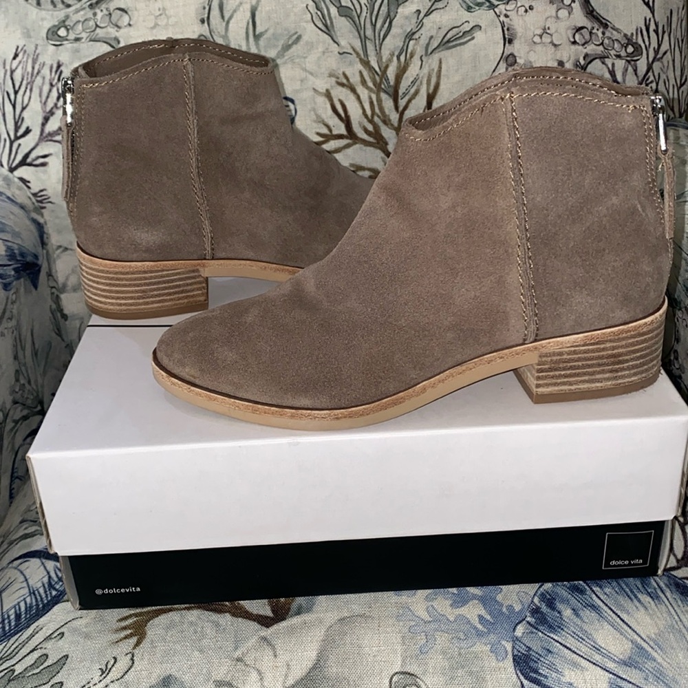 DOLCE VITA Tucker DK Taupe Suede Ankle Booties Boots Size 6.5